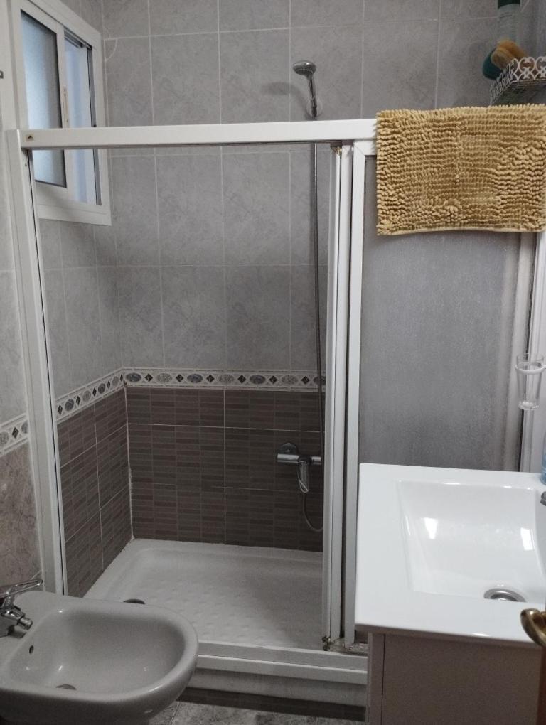 Habitaciones Privadas Con Cama Doble En Sevilla Exterior foto